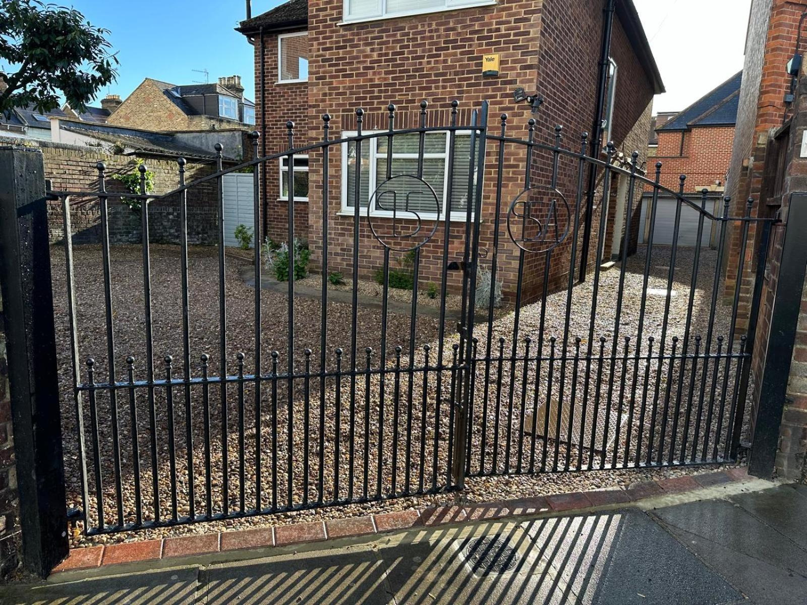 Large 2-Bedroom Maisonette With Free Parking Twickenham Exterior foto
